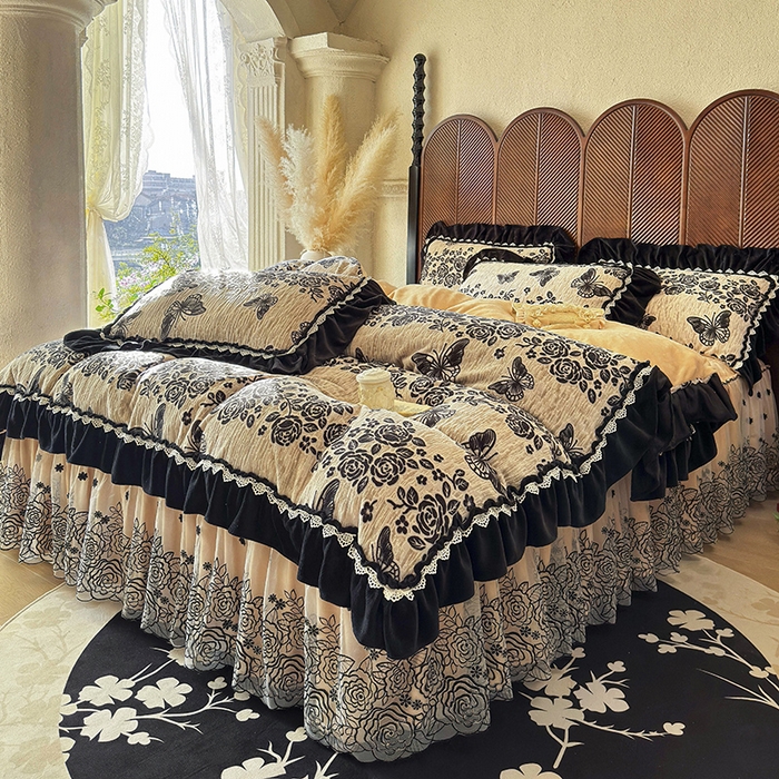 91家纺网 家纺一手货源 找家纺 （总）虹星家纺 2025新款雕花牛奶绒床裙三件套-花溪系列