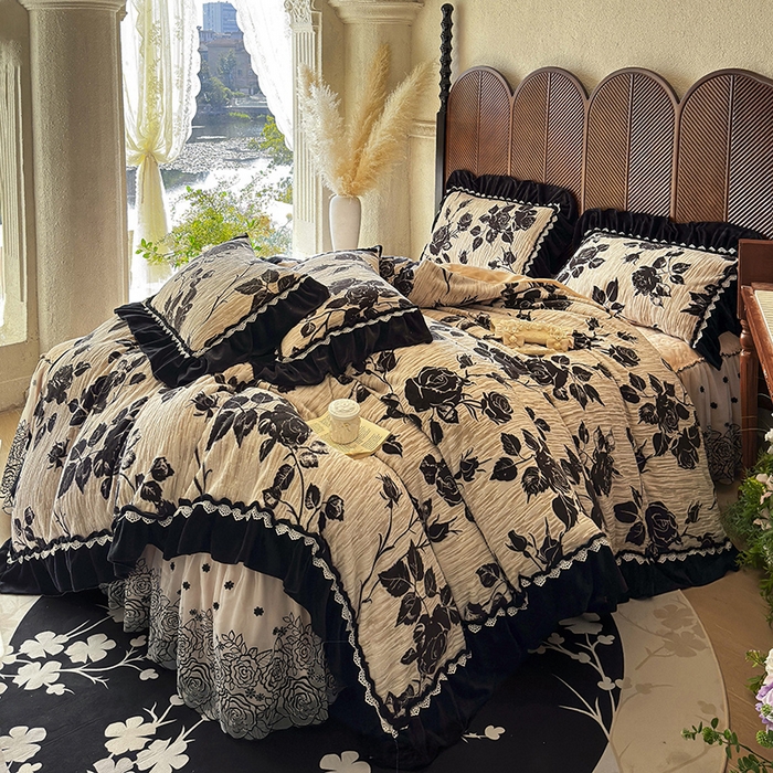 91家纺网 家纺一手货源 找家纺 虹星家纺 2025新款雕花牛奶绒床裙三件套-花溪系列 花溪-奶油黄