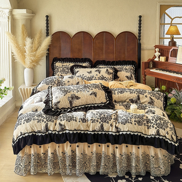 91家纺网 家纺一手货源 找家纺 （总）虹星家纺 2025新款雕花牛奶绒床裙三件套-花溪系列