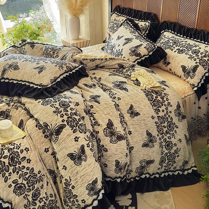 91家纺网 家纺一手货源 找家纺 虹星家纺 2025新款雕花牛奶绒床裙三件套-花溪系列 花溪-米黄