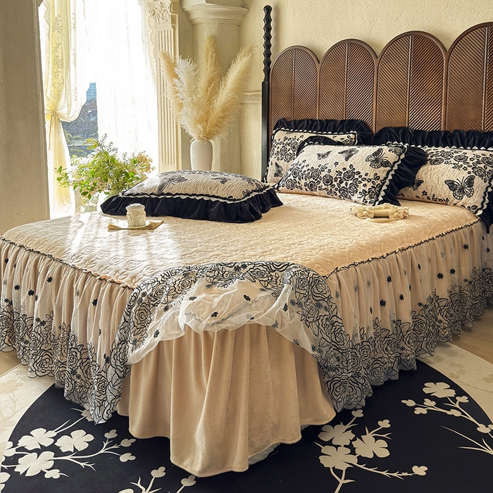 91家纺网 家纺一手货源 找家纺 （总）虹星家纺 2025新款雕花牛奶绒床裙四件套-花溪系列