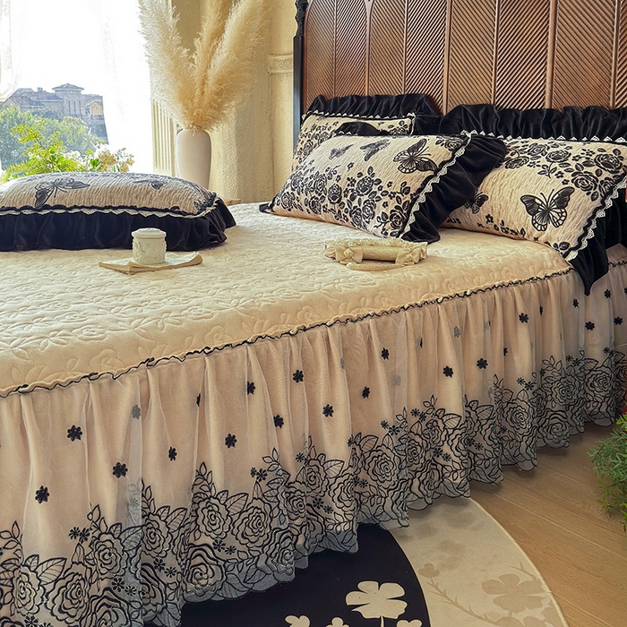 91家纺网 家纺一手货源 找家纺 （总）虹星家纺 2025新款雕花牛奶绒床裙四件套-花溪系列