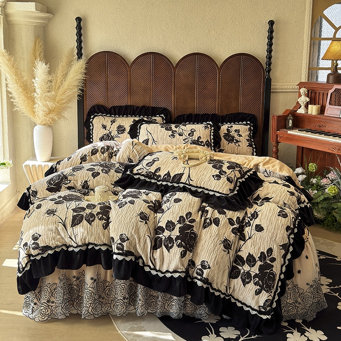 91家纺网 家纺一手货源 找家纺 （总）虹星家纺 2025新款雕花牛奶绒床裙四件套-花溪系列