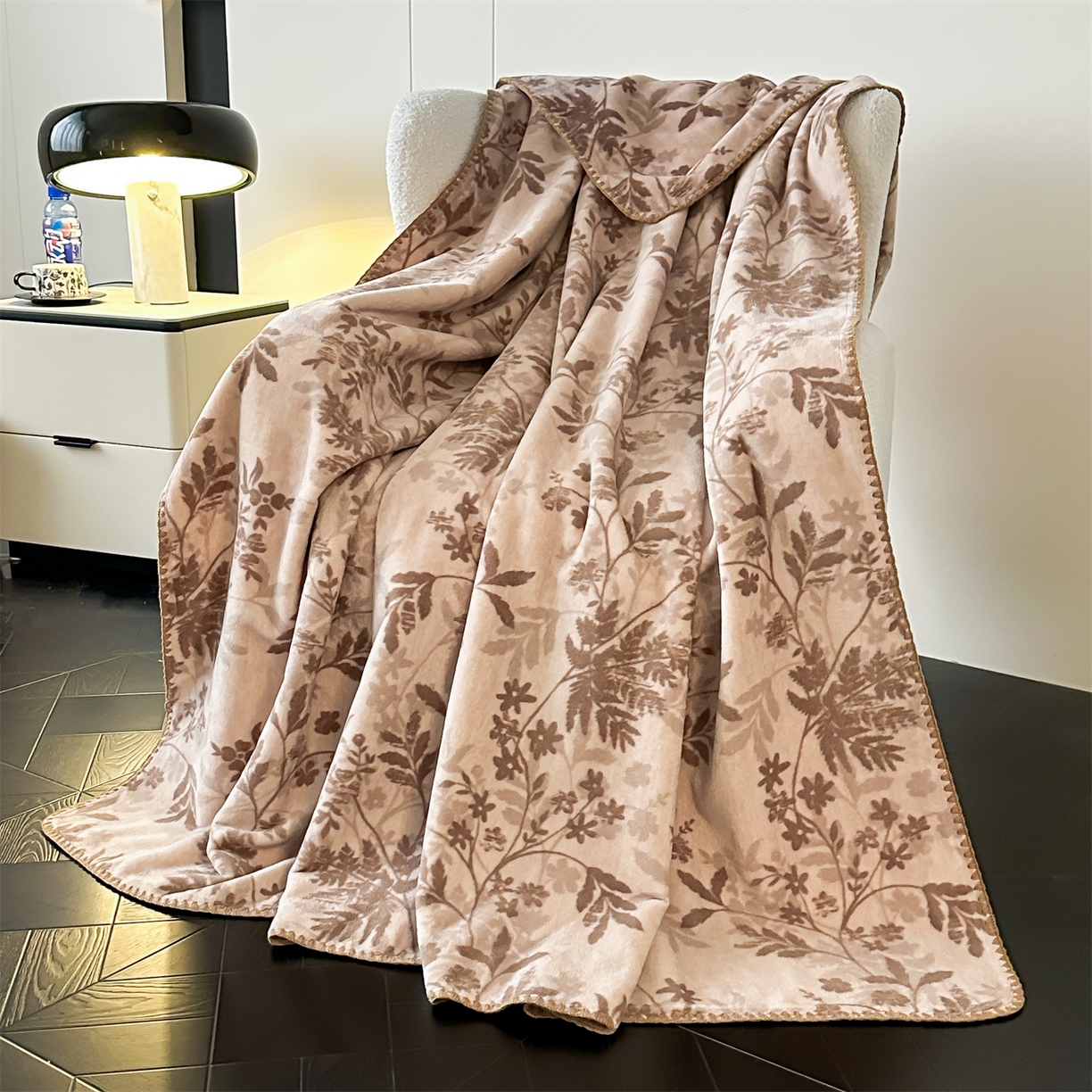 91家纺网 家纺一手货源 找家纺 （总）安力森/诚臻酒店用品 2025新款天竺绒数码印花轻奢盖毯