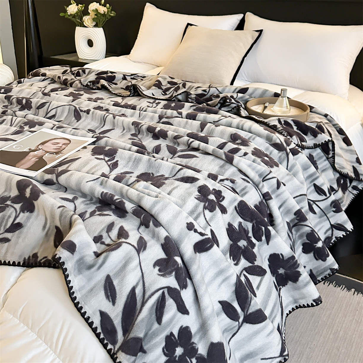 91家纺网 家纺一手货源 找家纺 安力森/诚臻酒店用品 2025新款天竺绒数码印花轻奢盖毯 梦蕾-灰色