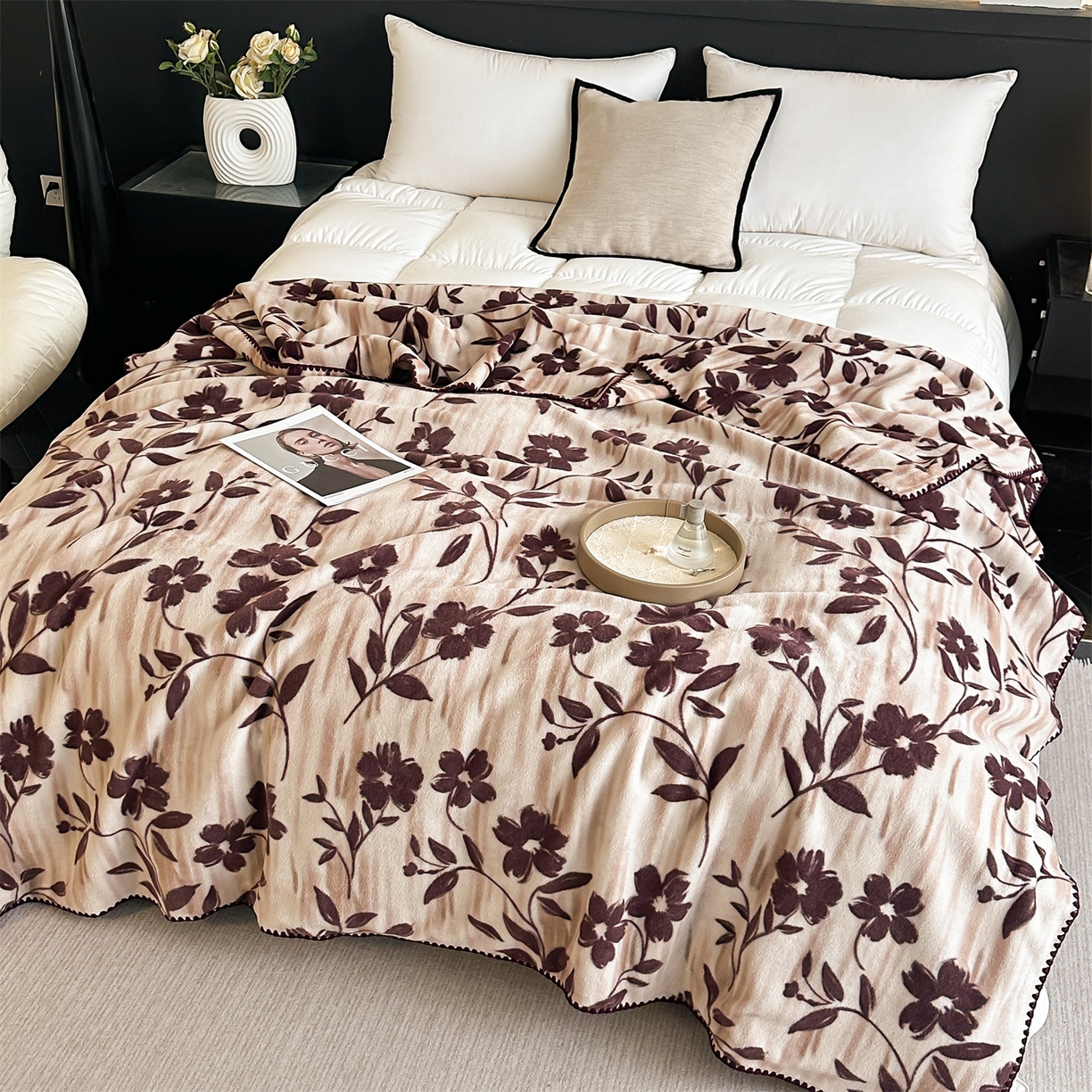 91家纺网 家纺一手货源 找家纺 安力森/诚臻酒店用品 2025新款天竺绒数码印花轻奢盖毯 梦蕾-驼色