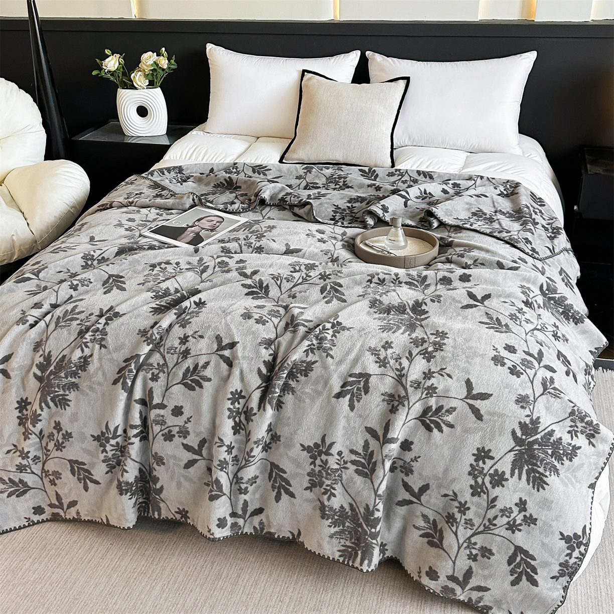 91家纺网 家纺一手货源 找家纺 安力森/诚臻酒店用品 2025新款天竺绒数码印花轻奢盖毯 月影-灰色