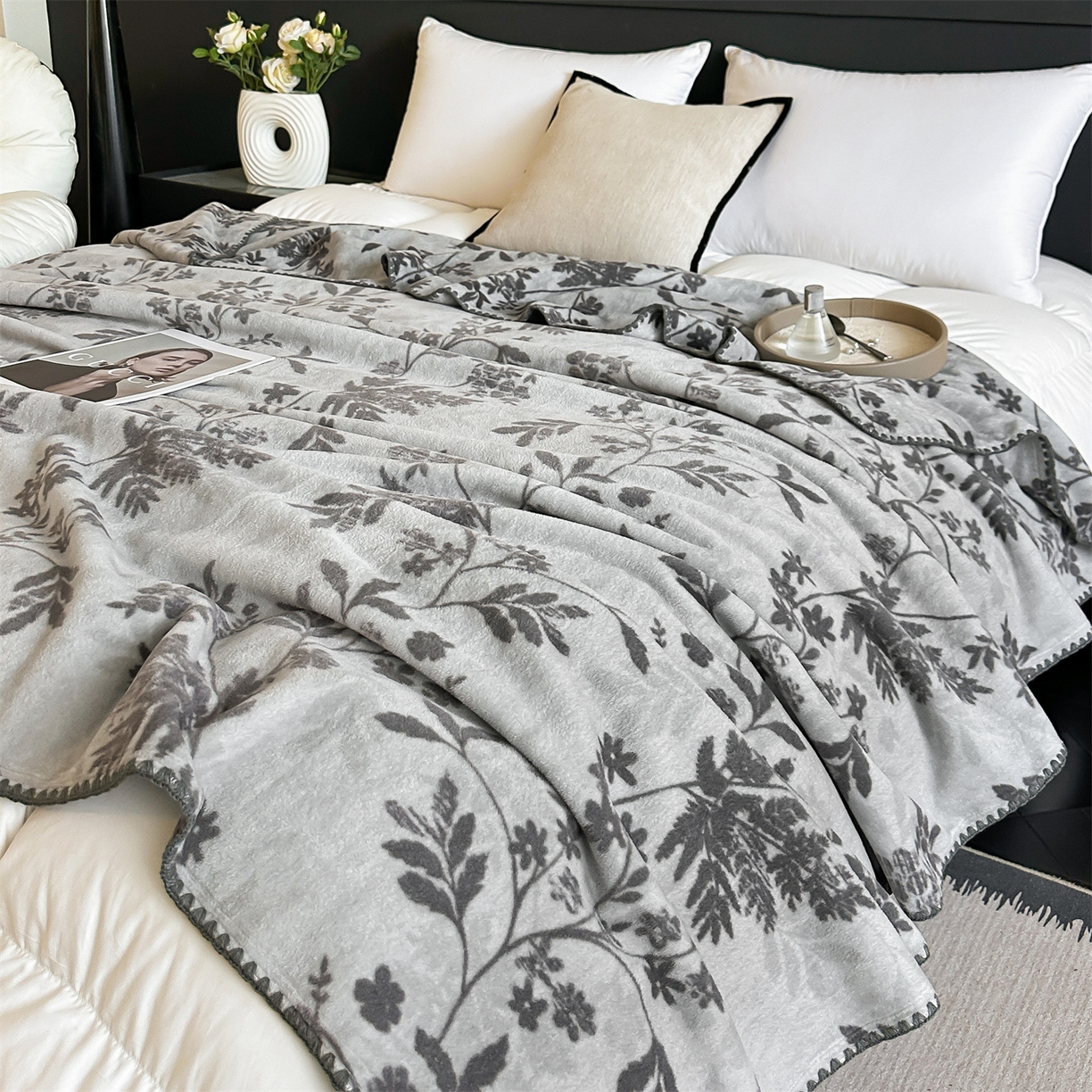 91家纺网 家纺一手货源 找家纺 安力森/诚臻酒店用品 2025新款天竺绒数码印花轻奢盖毯 月影-灰色