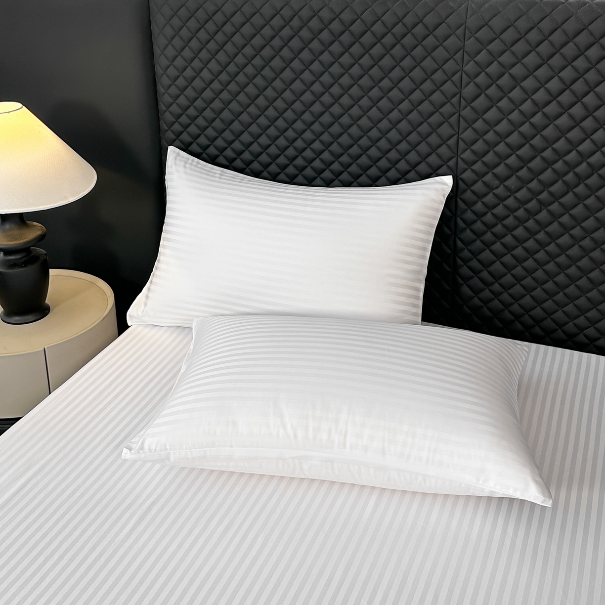 91家纺网 家纺一手货源 找家纺 安力森/诚臻酒店用品 2025新款酒店布草床单高支高密缎条款床笠三件套月子中心养老院机构专用床品 纯白