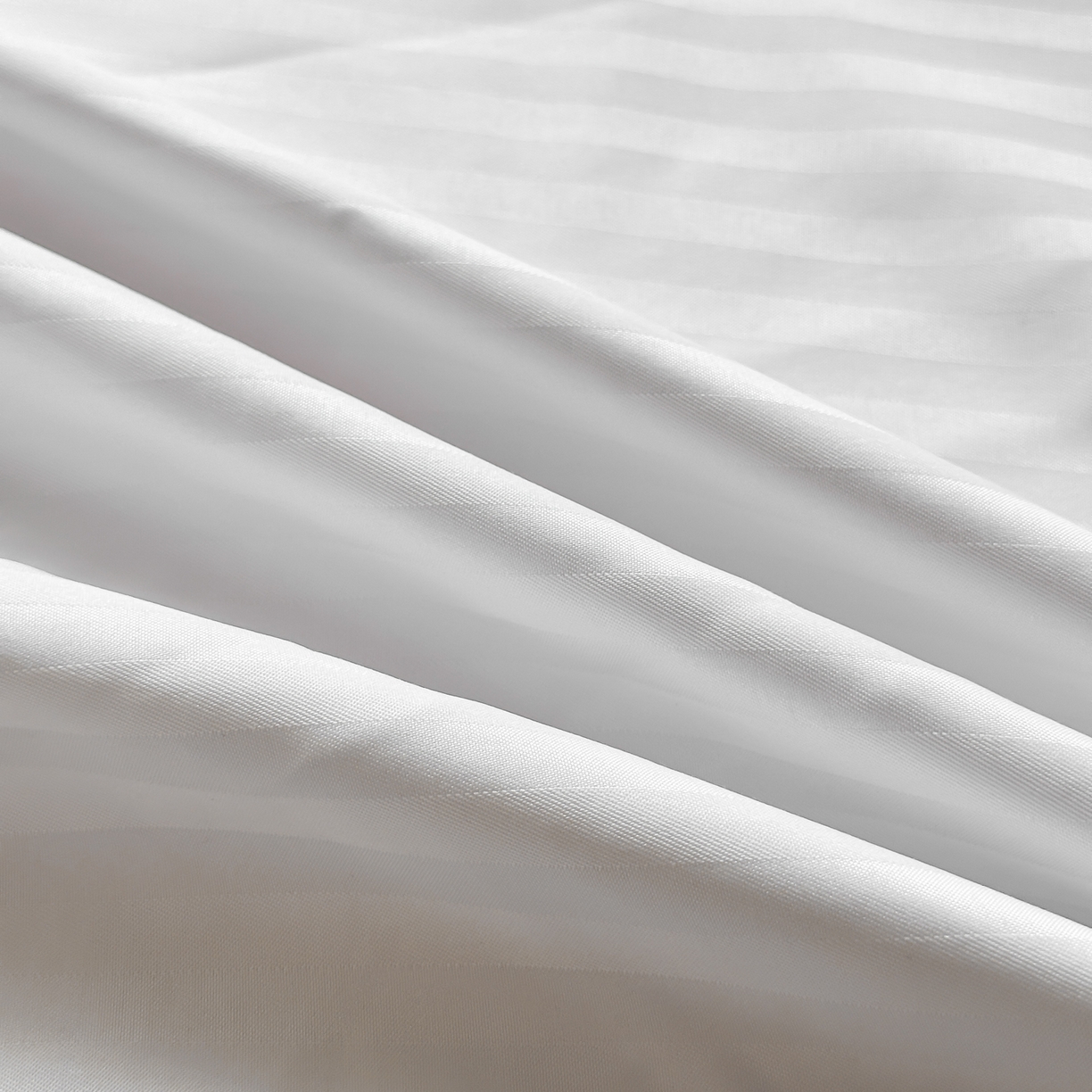 91家纺网 家纺一手货源 找家纺 安力森/诚臻酒店用品 2025新款酒店布草床单高支高密缎条款床笠三件套月子中心养老院机构专用床品 纯白