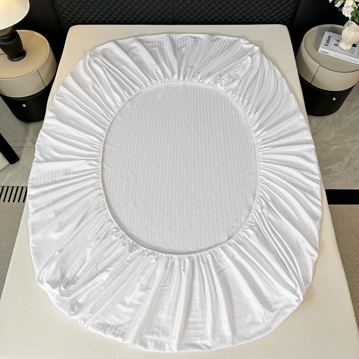 91家纺网 家纺一手货源 找家纺 安力森/诚臻酒店用品 2025新款酒店布草床单高支高密缎条款床笠三件套月子中心养老院机构专用床品 纯白