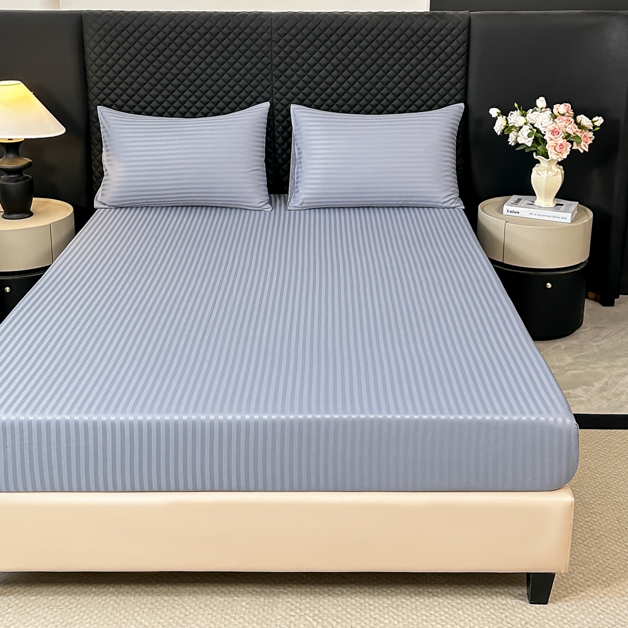 91家纺网 家纺一手货源 找家纺 安力森/诚臻酒店用品 2025新款酒店布草床单高支高密缎条款床笠三件套月子中心养老院机构专用床品 灰蓝色