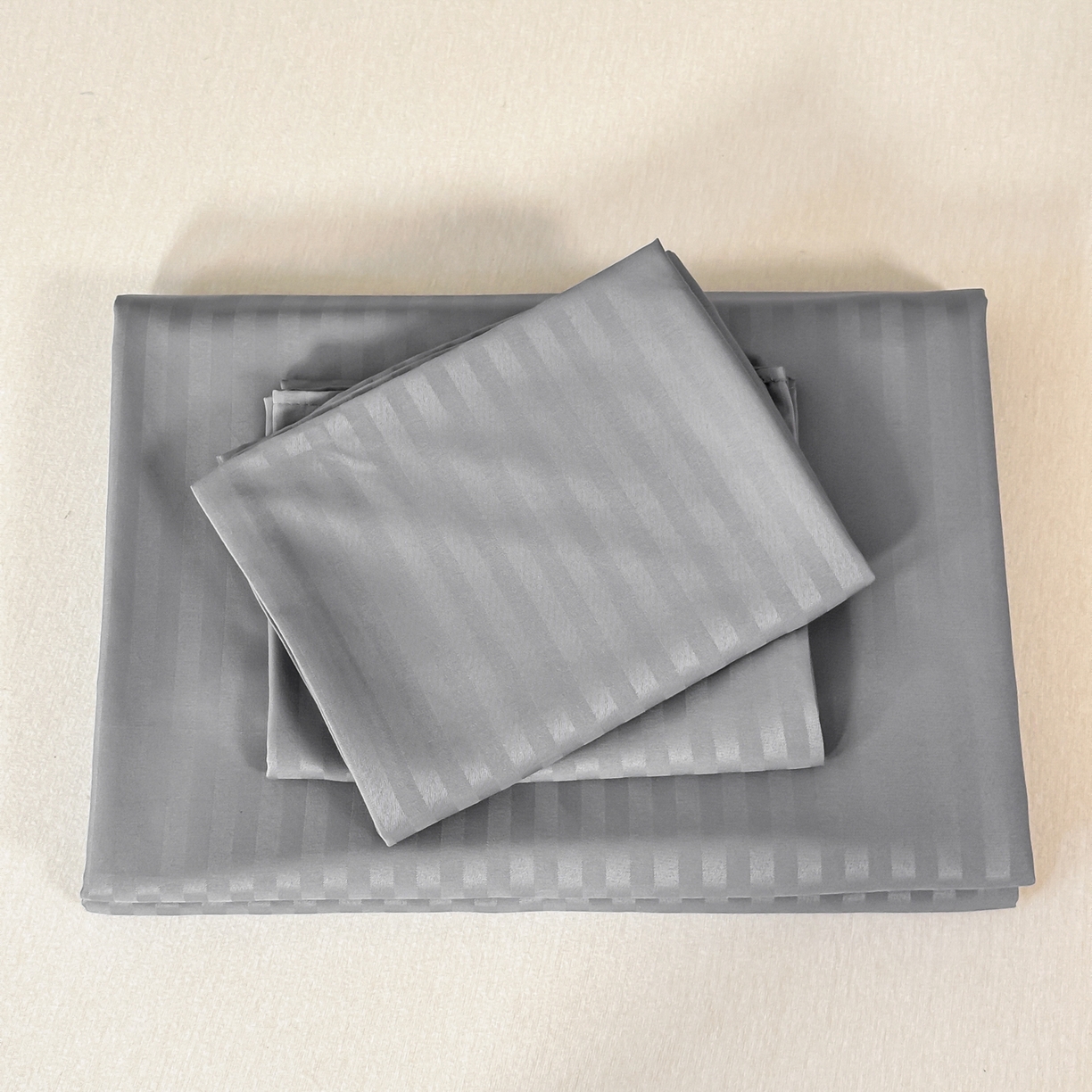 91家纺网 家纺一手货源 找家纺 安力森/诚臻酒店用品 2025新款酒店布草床单高支高密缎条款床笠三件套月子中心养老院机构专用床品 浅灰色