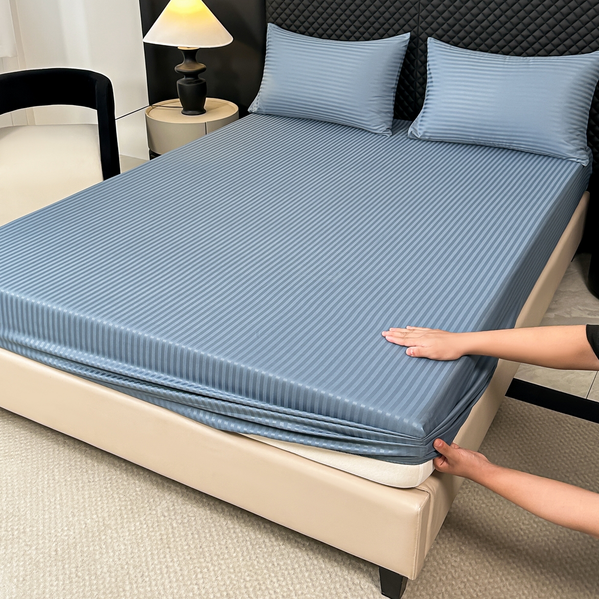 91家纺网 家纺一手货源 找家纺 安力森/诚臻酒店用品 2025新款酒店布草床单高支高密缎条款床笠三件套月子中心养老院机构专用床品 雾霾蓝