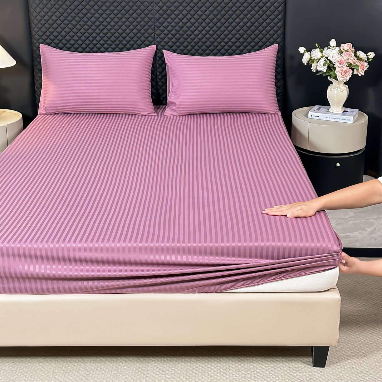 91家纺网 家纺一手货源 找家纺 安力森/诚臻酒店用品 2025新款酒店布草床单高支高密缎条款床笠三件套月子中心养老院机构专用床品 香芋紫