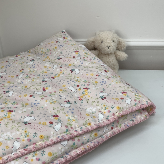 源启生活 2025新款A类贝壳边款双层纱夏被 粉兔兔