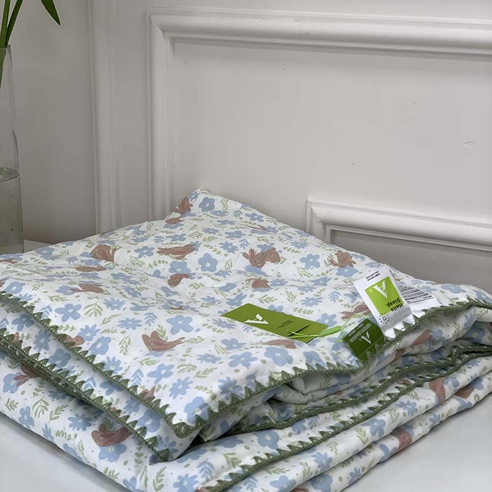 91家纺网 家纺一手货源 找家纺 源启生活 2025新款A类贝壳边款双层纱夏被 蓝汀兔