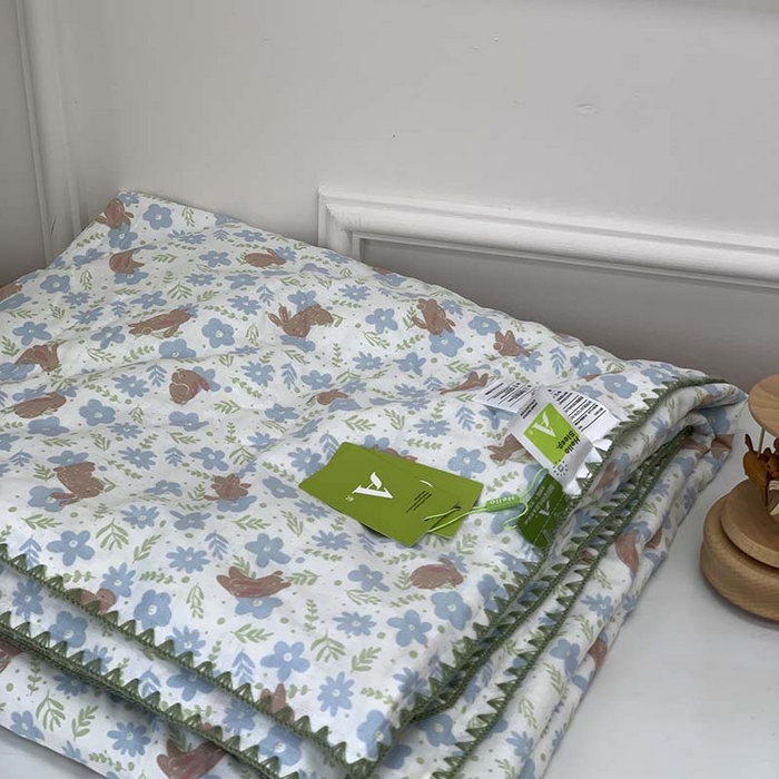 91家纺网 家纺一手货源 找家纺 源启生活 2025新款A类贝壳边款双层纱夏被 蓝汀兔