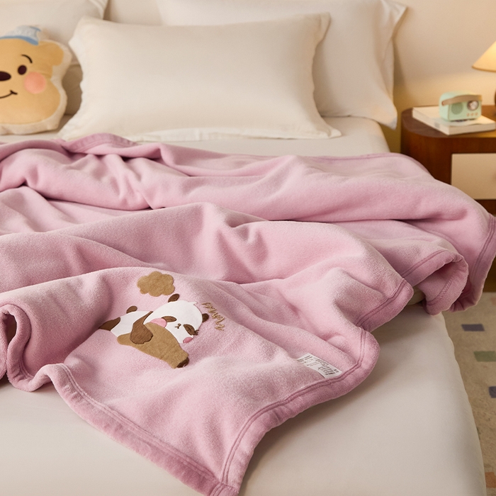 91家纺网 家纺一手货源 找家纺 皇寝世家家居 2025新款仿绵羊绒毛毯兔绒毯办公室午睡毯子毛巾被 四季空调沙发盖毯 浅紫