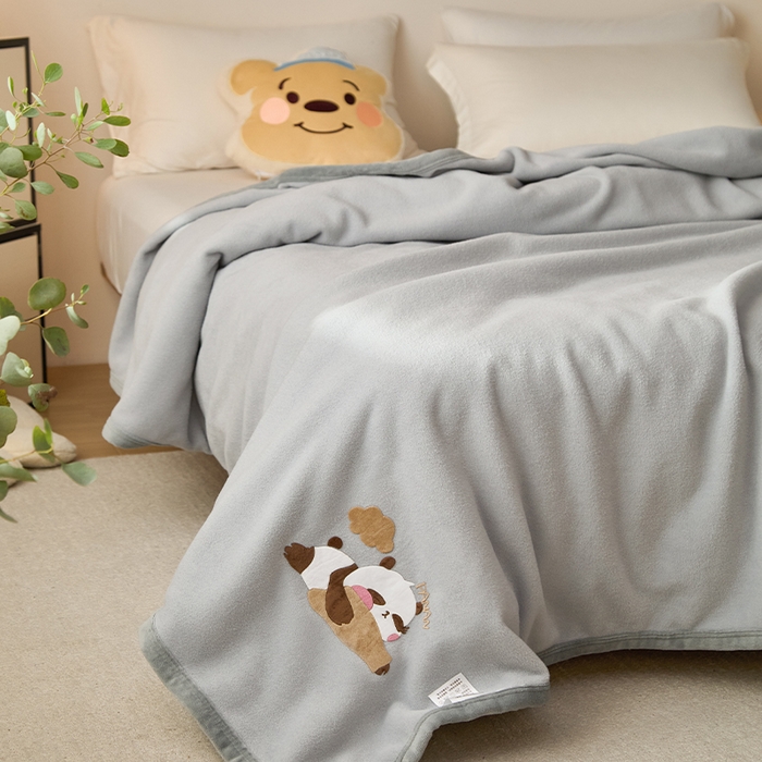 91家纺网 家纺一手货源 找家纺 皇寝世家家居 2025新款仿绵羊绒毛毯兔绒毯办公室午睡毯子毛巾被 四季空调沙发盖毯 银灰