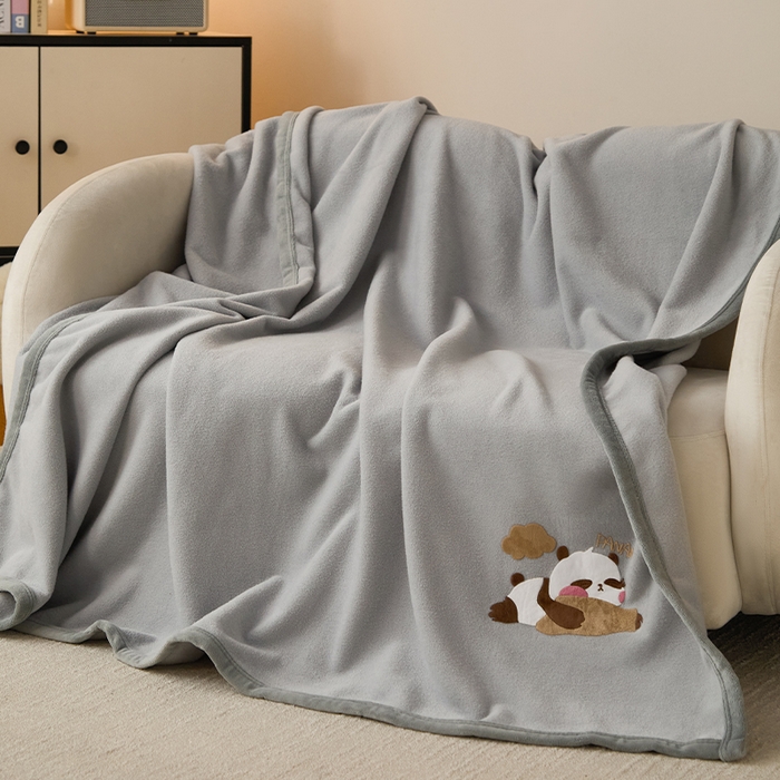 91家纺网 家纺一手货源 找家纺 皇寝世家家居 2025新款仿绵羊绒毛毯兔绒毯办公室午睡毯子毛巾被 四季空调沙发盖毯 银灰