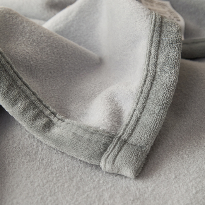 91家纺网 家纺一手货源 找家纺 皇寝世家家居 2025新款仿绵羊绒毛毯兔绒毯办公室午睡毯子毛巾被 四季空调沙发盖毯 银灰