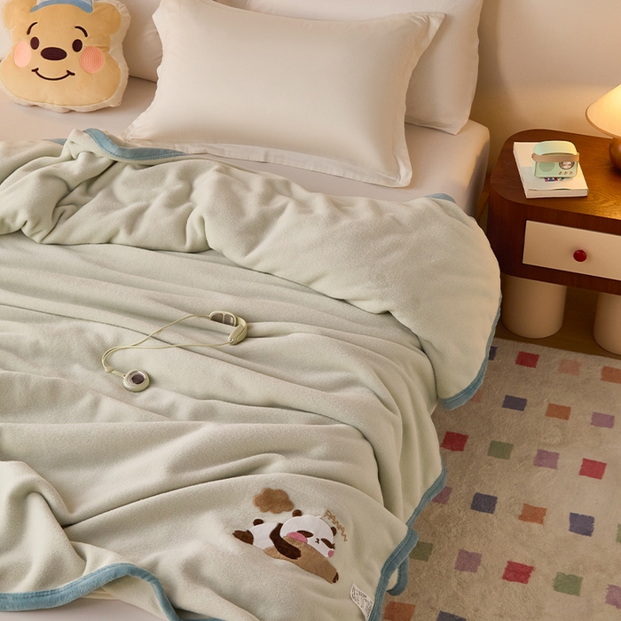 91家纺网 家纺一手货源 找家纺 皇寝世家家居 2025新款仿绵羊绒毛毯兔绒毯办公室午睡毯子毛巾被 四季空调沙发盖毯 浅绿