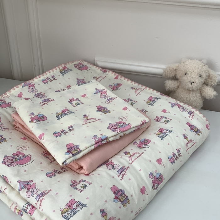 91家纺网 家纺一手货源 找家纺 源启生活 2025新款A类贝壳边款双层纱夏被 美乐蒂