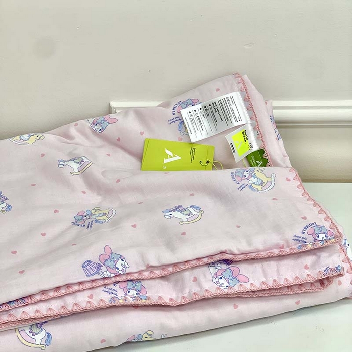 91家纺网 家纺一手货源 找家纺 源启生活 2025新款A类贝壳边款双层纱夏被 木马美乐蒂