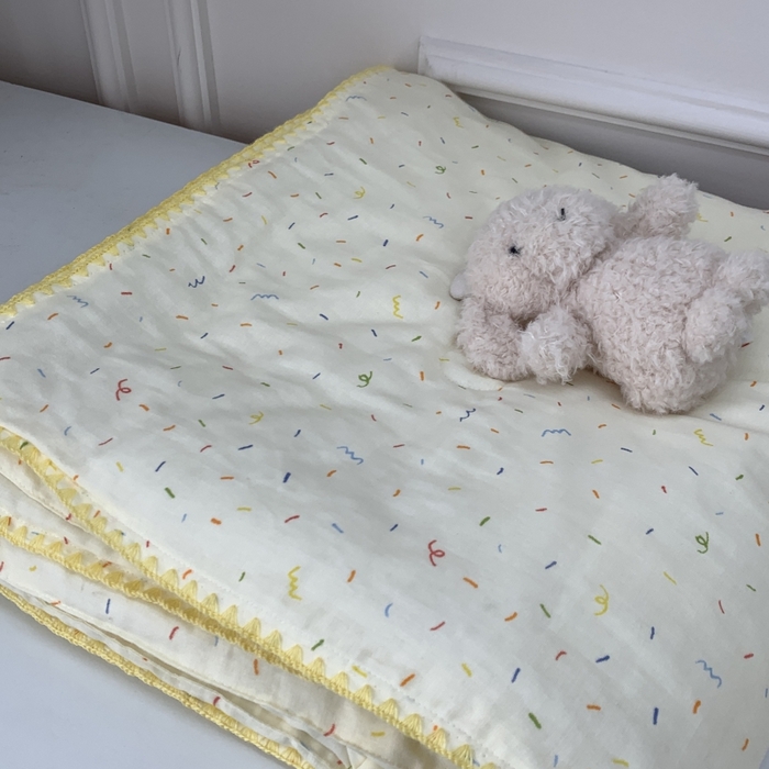 91家纺网 家纺一手货源 找家纺 源启生活 2025新款A类贝壳边款双层纱夏被 奶油派