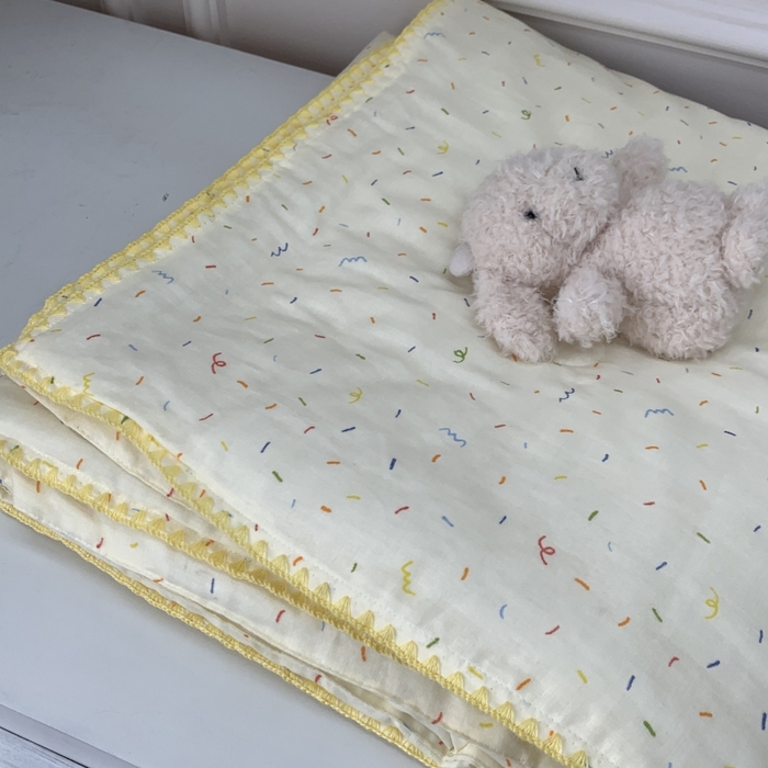 91家纺网 家纺一手货源 找家纺 源启生活 2025新款A类贝壳边款双层纱夏被 奶油派