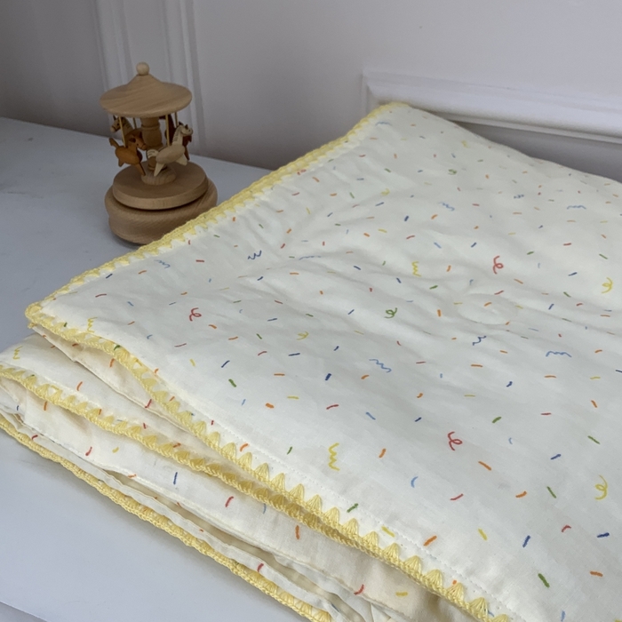 91家纺网 家纺一手货源 找家纺 源启生活 2025新款A类贝壳边款双层纱夏被 奶油派