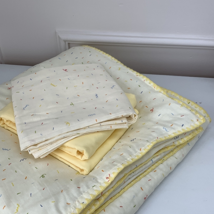 91家纺网 家纺一手货源 找家纺 源启生活 2025新款A类贝壳边款双层纱夏被 奶油派