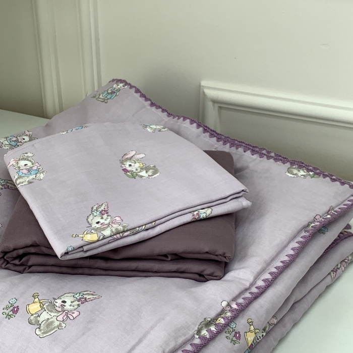 91家纺网 家纺一手货源 找家纺 源启生活 2025新款A类贝壳边款双层纱夏被 妮可兔