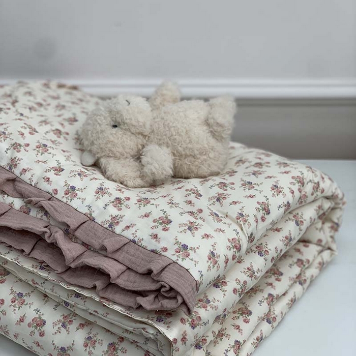 91家纺网 家纺一手货源 找家纺 源启生活 2025新款A类绉纱花边款有氧双层纱夏被被子被芯 露丝