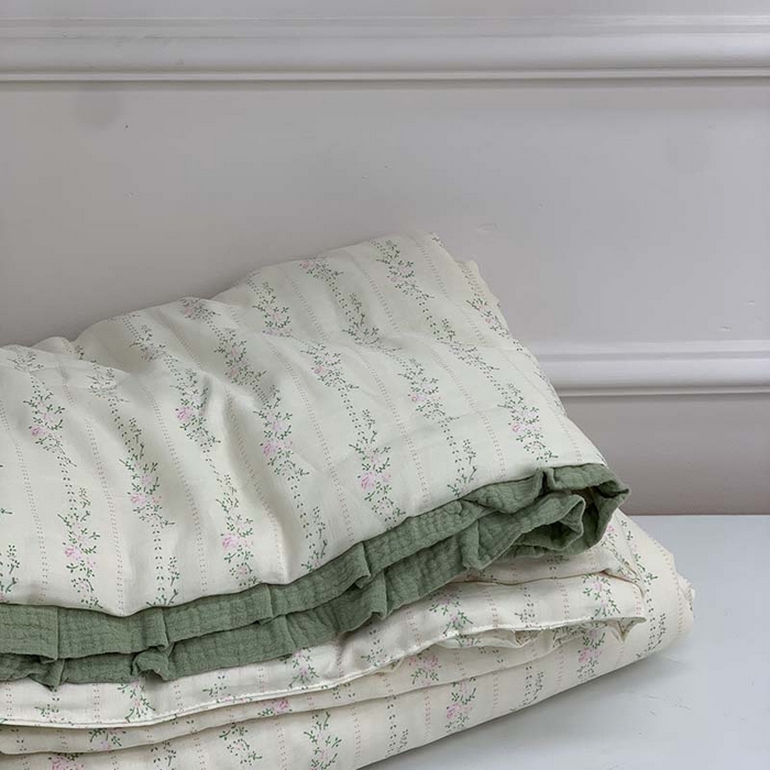 91家纺网 家纺一手货源 找家纺 源启生活 2025新款A类绉纱花边款有氧双层纱夏被被子被芯 情书