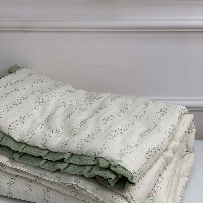 91家纺网 家纺一手货源 找家纺 源启生活 2025新款A类绉纱花边款有氧双层纱夏被被子被芯 情书