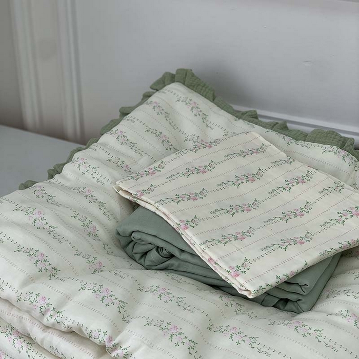 91家纺网 家纺一手货源 找家纺 源启生活 2025新款A类绉纱花边款有氧双层纱夏被被子被芯 情书