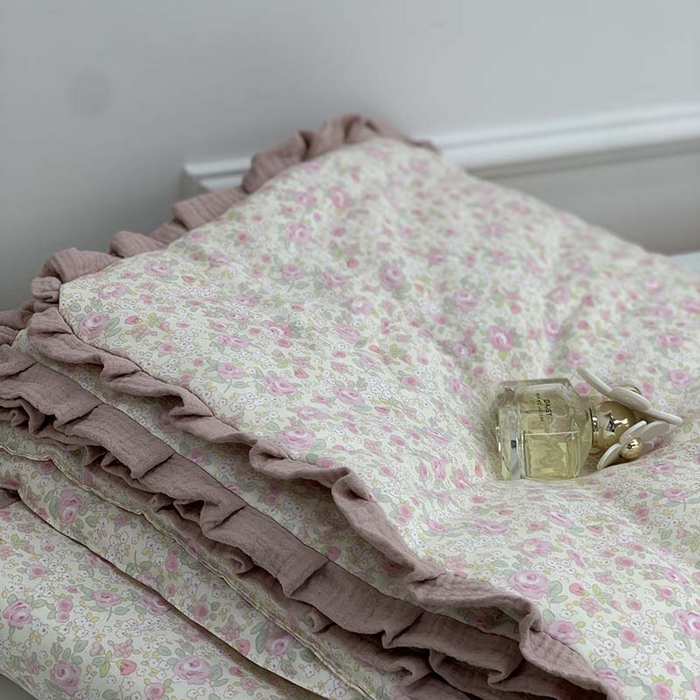 91家纺网 家纺一手货源 找家纺 源启生活 2025新款A类绉纱花边款有氧双层纱夏被被子被芯 茱丽叶