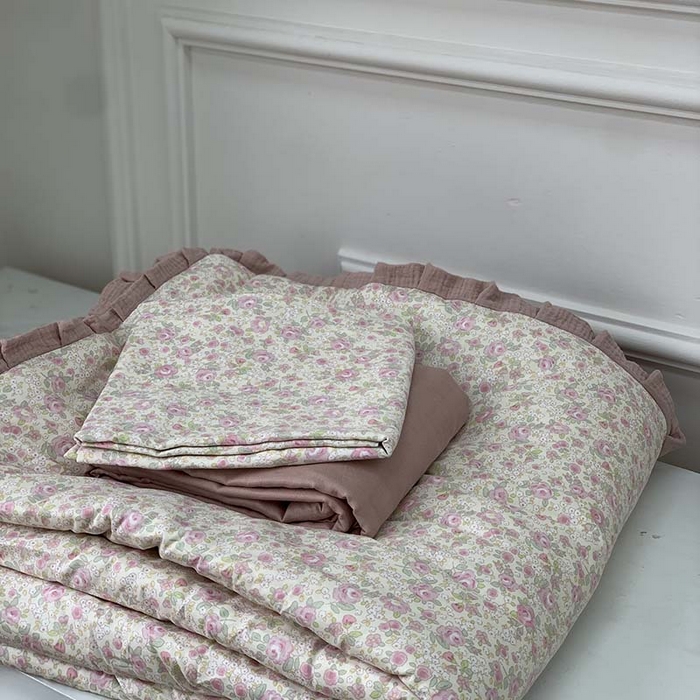 91家纺网 家纺一手货源 找家纺 源启生活 2025新款A类绉纱花边款有氧双层纱夏被被子被芯 茱丽叶