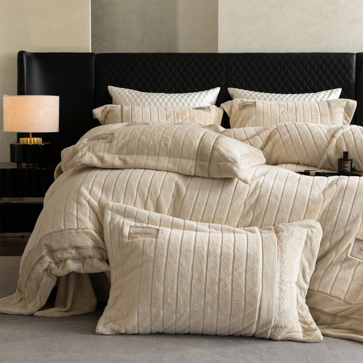 91家纺网 家纺一手货源 找家纺 （总）鼎飞家纺 2025新款A类兔绒压花+全消光牛奶绒四件套--贝尔雅系列