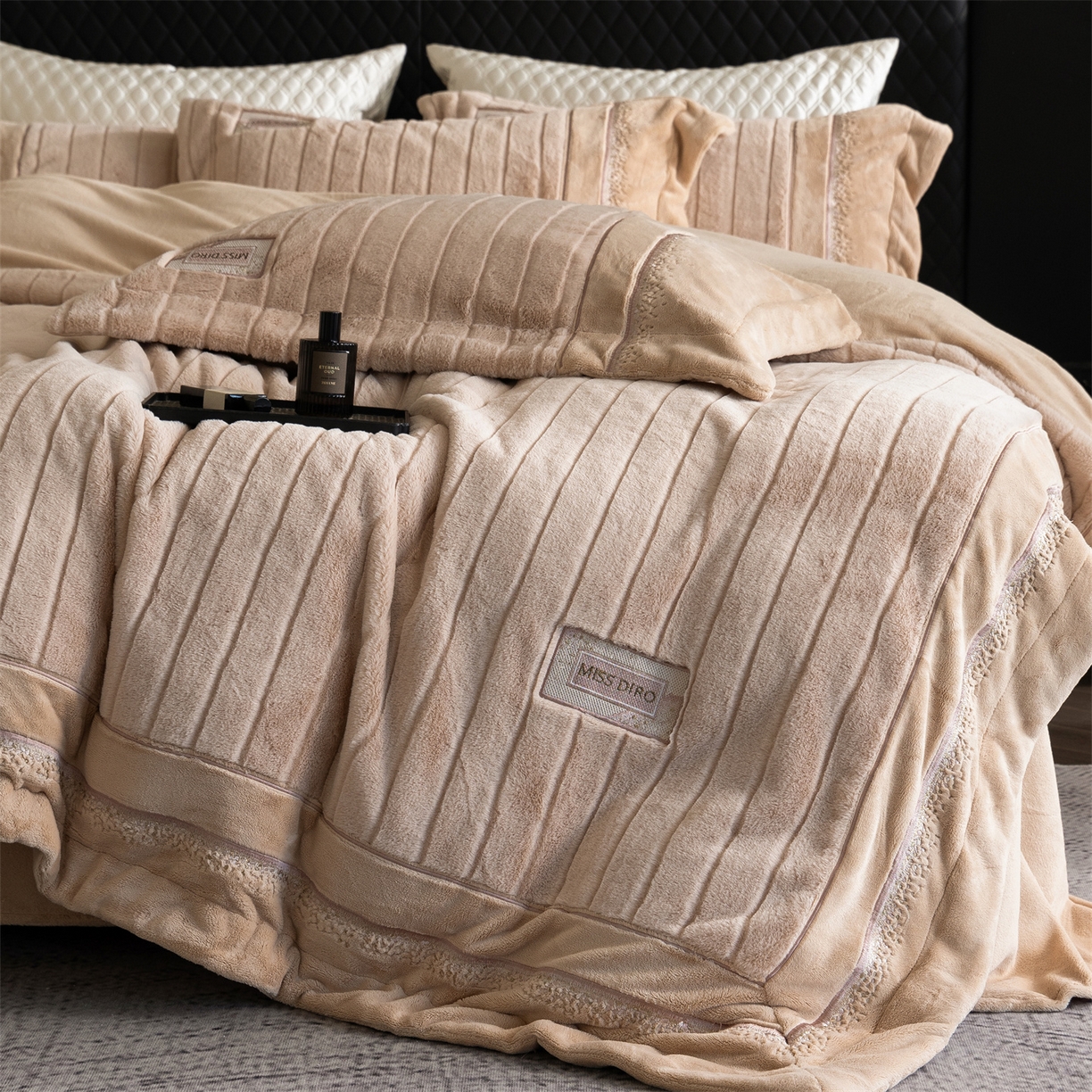 91家纺网 家纺一手货源 找家纺 鼎飞家纺 2025新款A类兔绒压花+全消光牛奶绒四件套--贝尔雅系列 贝尔雅-奶咖