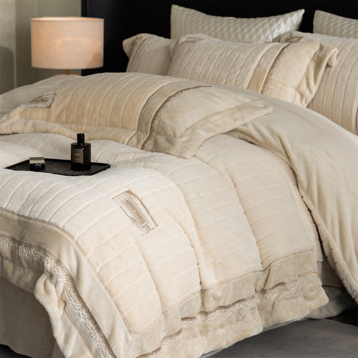 91家纺网 家纺一手货源 找家纺 （总）鼎飞家纺 2025新款A类兔绒压花+全消光牛奶绒四件套--贝尔雅系列