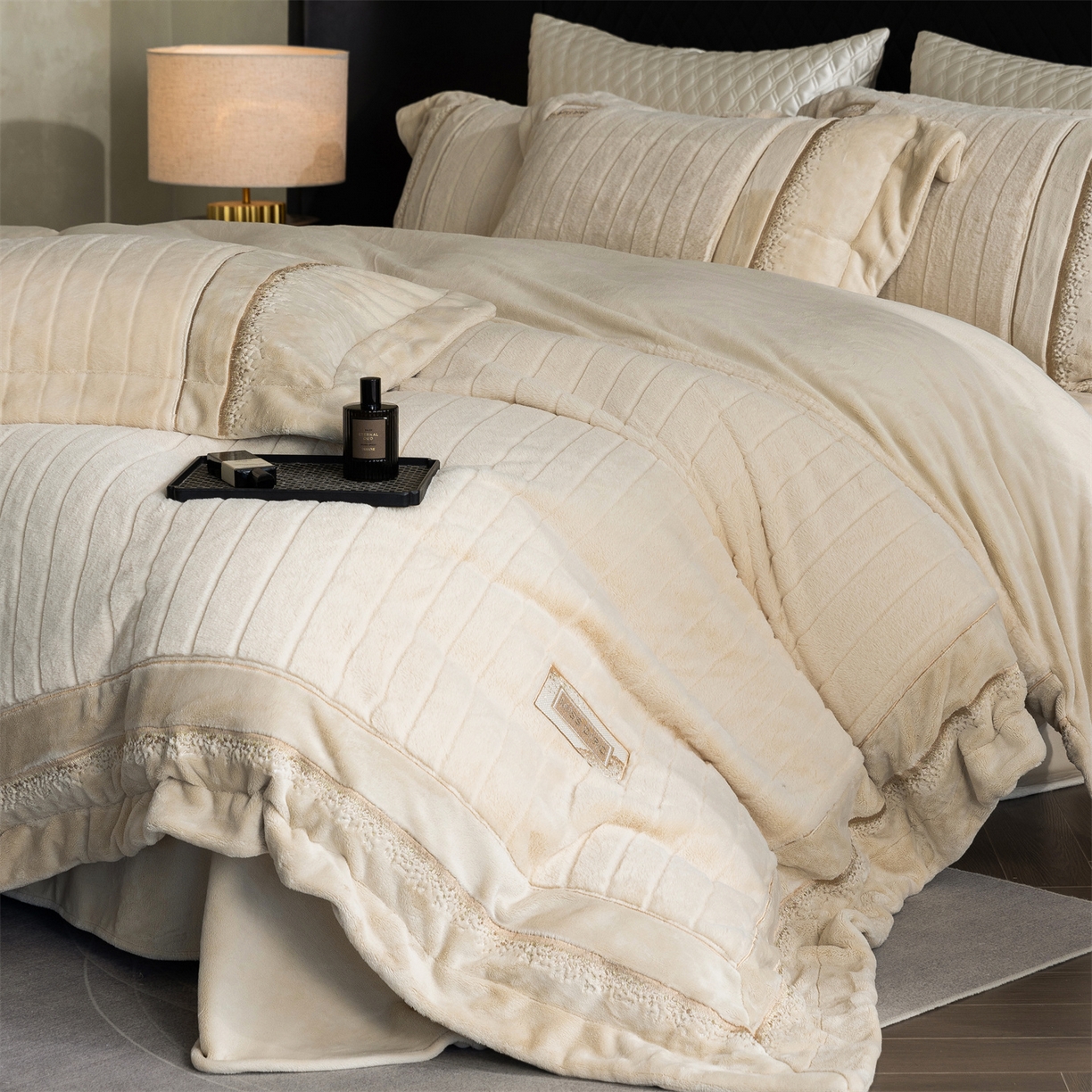 91家纺网 家纺一手货源 找家纺 鼎飞家纺 2025新款A类兔绒压花+全消光牛奶绒四件套--贝尔雅系列 贝尔雅-米金