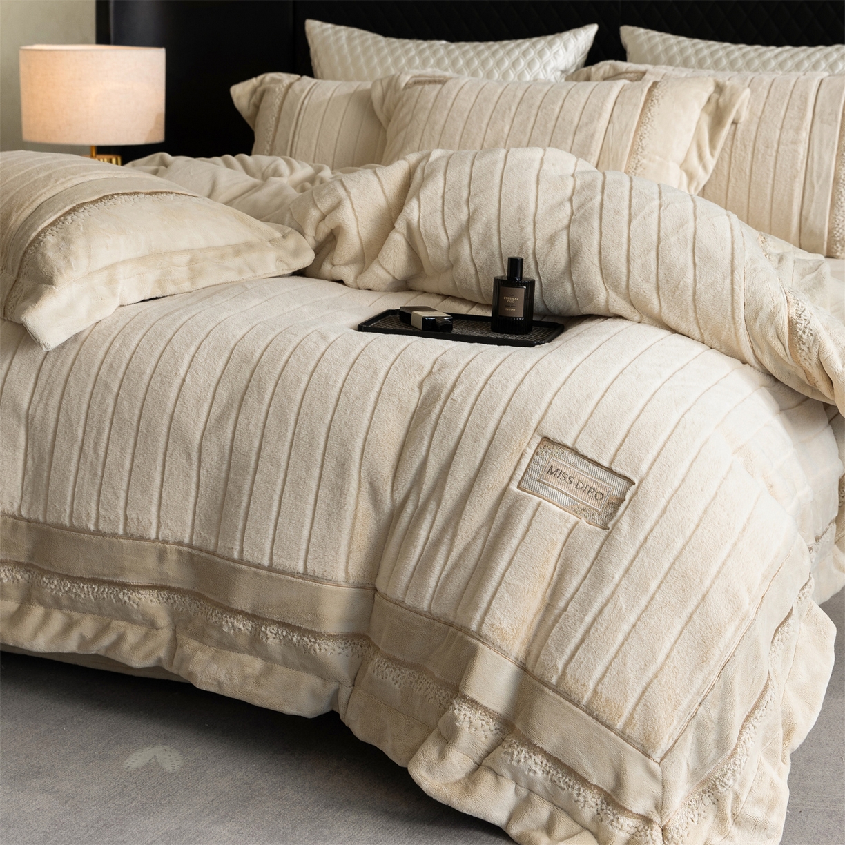 91家纺网 家纺一手货源 找家纺 鼎飞家纺 2025新款A类兔绒压花+全消光牛奶绒四件套--贝尔雅系列 贝尔雅-米金