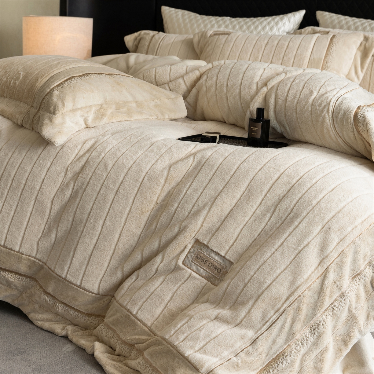 91家纺网 家纺一手货源 找家纺 鼎飞家纺 2025新款A类兔绒压花+全消光牛奶绒四件套--贝尔雅系列 贝尔雅-米金