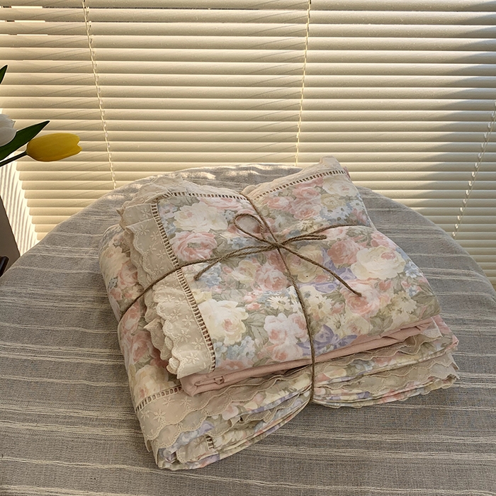 91家纺网 家纺一手货源 找家纺 源启生活 2025新款镂空蕾丝边四件套 半岛红茶