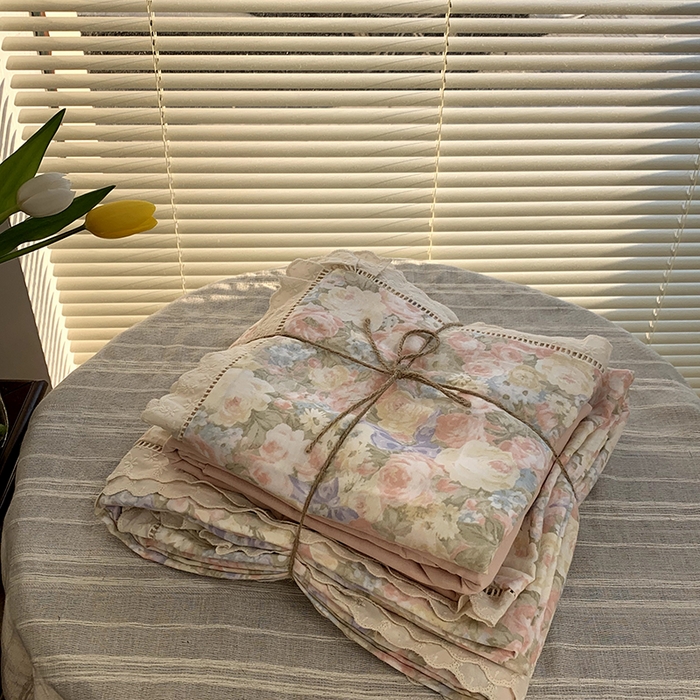 91家纺网 家纺一手货源 找家纺 源启生活 2025新款镂空蕾丝边四件套 半岛红茶