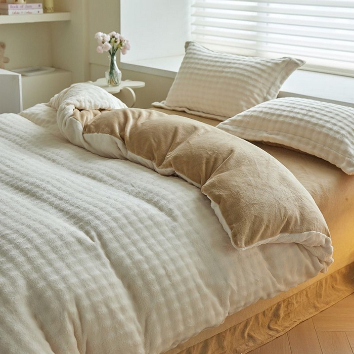 91家纺网 家纺一手货源 找家纺 （总）卡斯诺家纺馆 2025新款A类高克重兔毛绒牛奶绒四件套（赠礼袋）