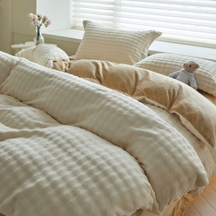 91家纺网 家纺一手货源 找家纺 （总）卡斯诺家纺馆 2025新款A类高克重兔毛绒牛奶绒四件套（赠礼袋）